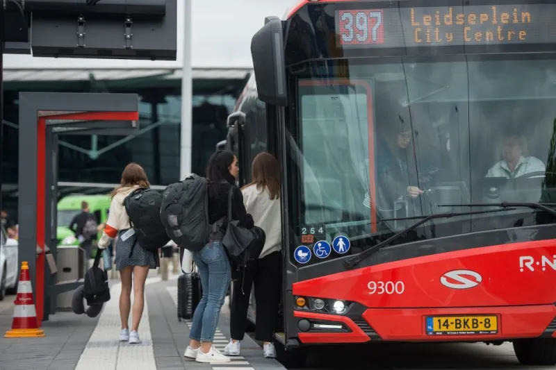 Amsterdam-aeropuerto-bus como ir de aeropuerto de amsterdam al centro