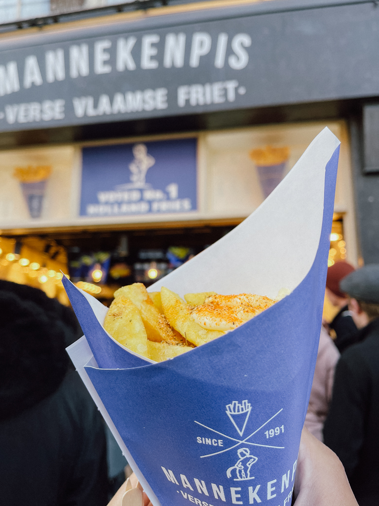 manneken pis patatas mejor patatas fritas en Ámsterdam