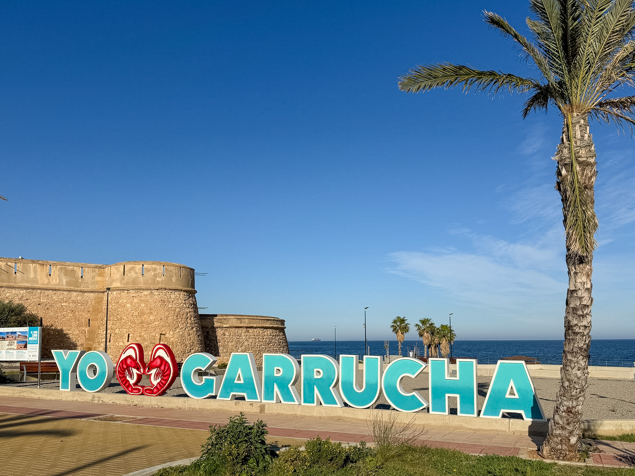 Castillo de las Escobetas en Garrucha junto al mar